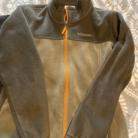 Boys Medium bundle- Nike black sweatshirt and Columbia brown fleece - Picture 4 of 11